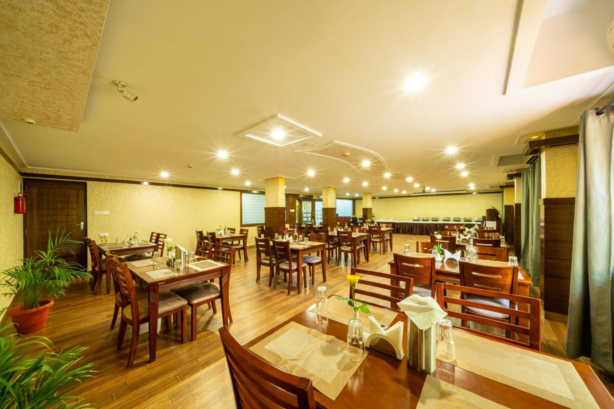 Lords Midtown Hotel 3*